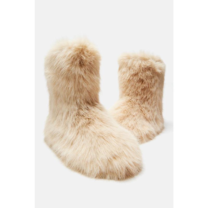 Chilly Days Booties - Beige