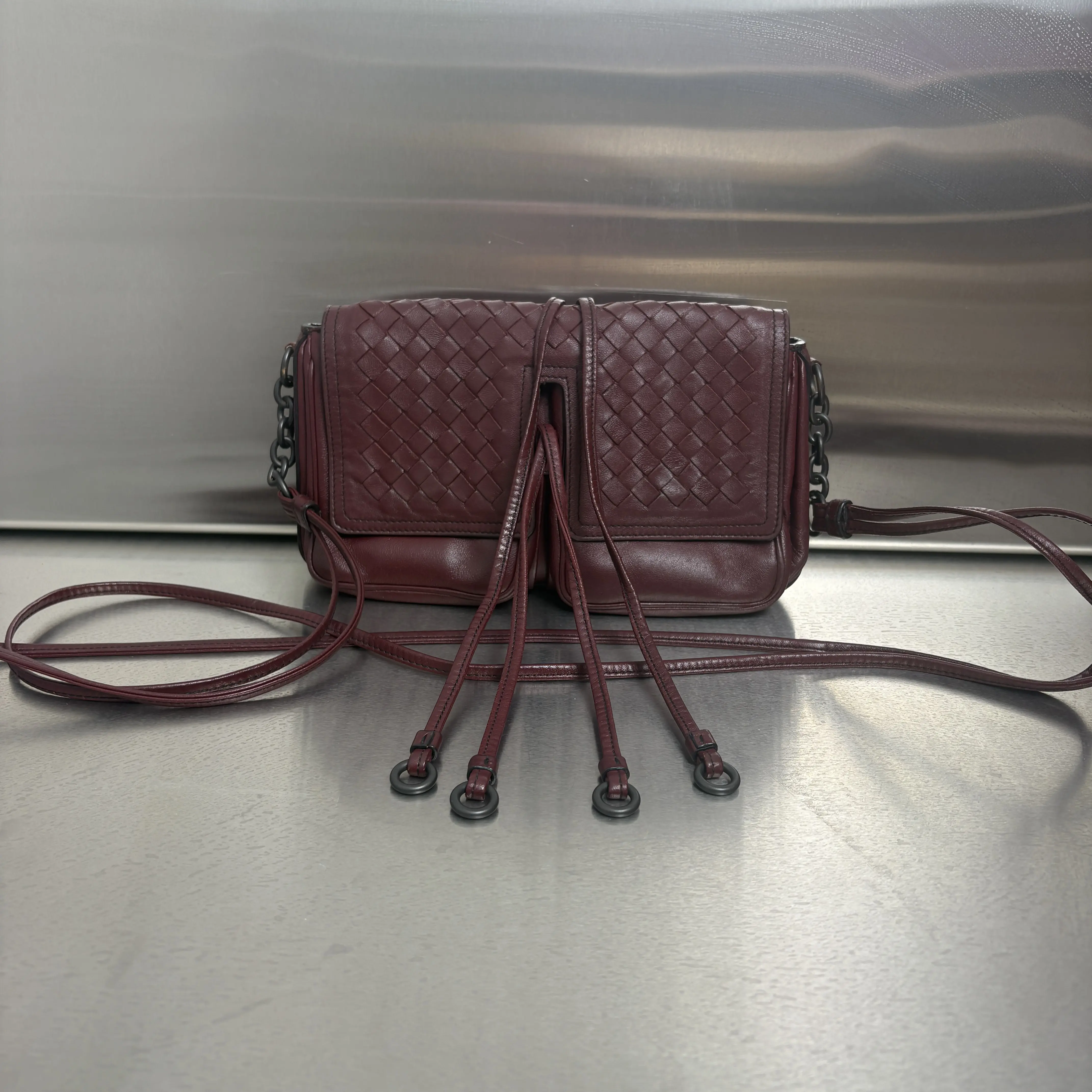 Pre-owned Calfskin Crossbody Bags Bottega Veneta Bottega Veneta Red Intrecciato Crossbody Bag