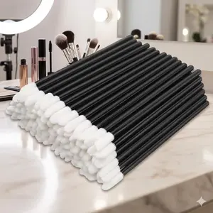 Disposable Lip Brush Set - Dual-Ended Angled Tip for Hygienic Makeup. Travel-Friendly, Anti-Cross-Contamination, Smudge-Proof Tool with Professional Fibers for Even Color. Ideal for On-the-Go Touch-Ups and Precise Detailing. Non-Slip Grip, PP Handle.