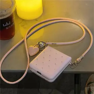 Luxury Glitter Rhinestone Pink Phone Case with Heart Pendant for Samsung Galaxy Z Flip 7 6 Z Flip6 ZFlip 5 Zflip6 Zflip5 Cover
