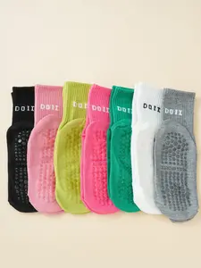 3 Pairs of Simple Solid Color Yoga Socks, Athletic Socks, Fashionable, Comfortable, Breathable, Non-Slip, Letter Printed Casual Socks Suitable for Women's Daily Sports and Fitness Wear