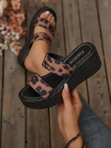Summer New Leopard Print Thick Sole Wedge Sandals, Women's Fashion Heel Anti-Slip Outdoor Beach Slippers, Versatile Casual Platform Flip Flops