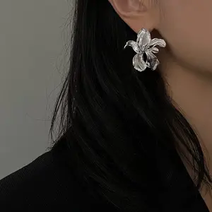S925 Silver Needle Unique Design Flower Earrings Female Dark High-end Earrings