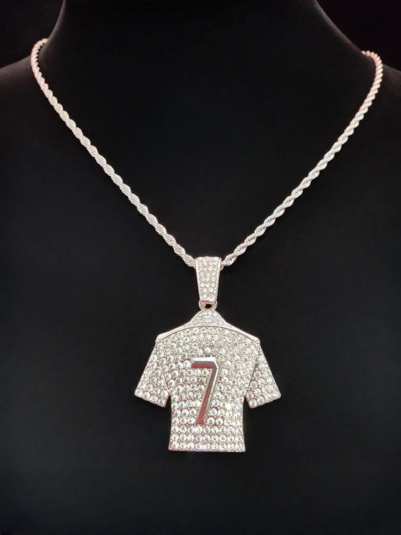 Number 7 Decor Clothe Shaped Pendant & Twist Chain Necklace, Fashionable Rhinestone Decor Necklace for Men & Women, Trendy All-match & Exquisite Jewelry for Birthday Gift, Iced Out Jewelry, Rhinestone Decorated Necklace