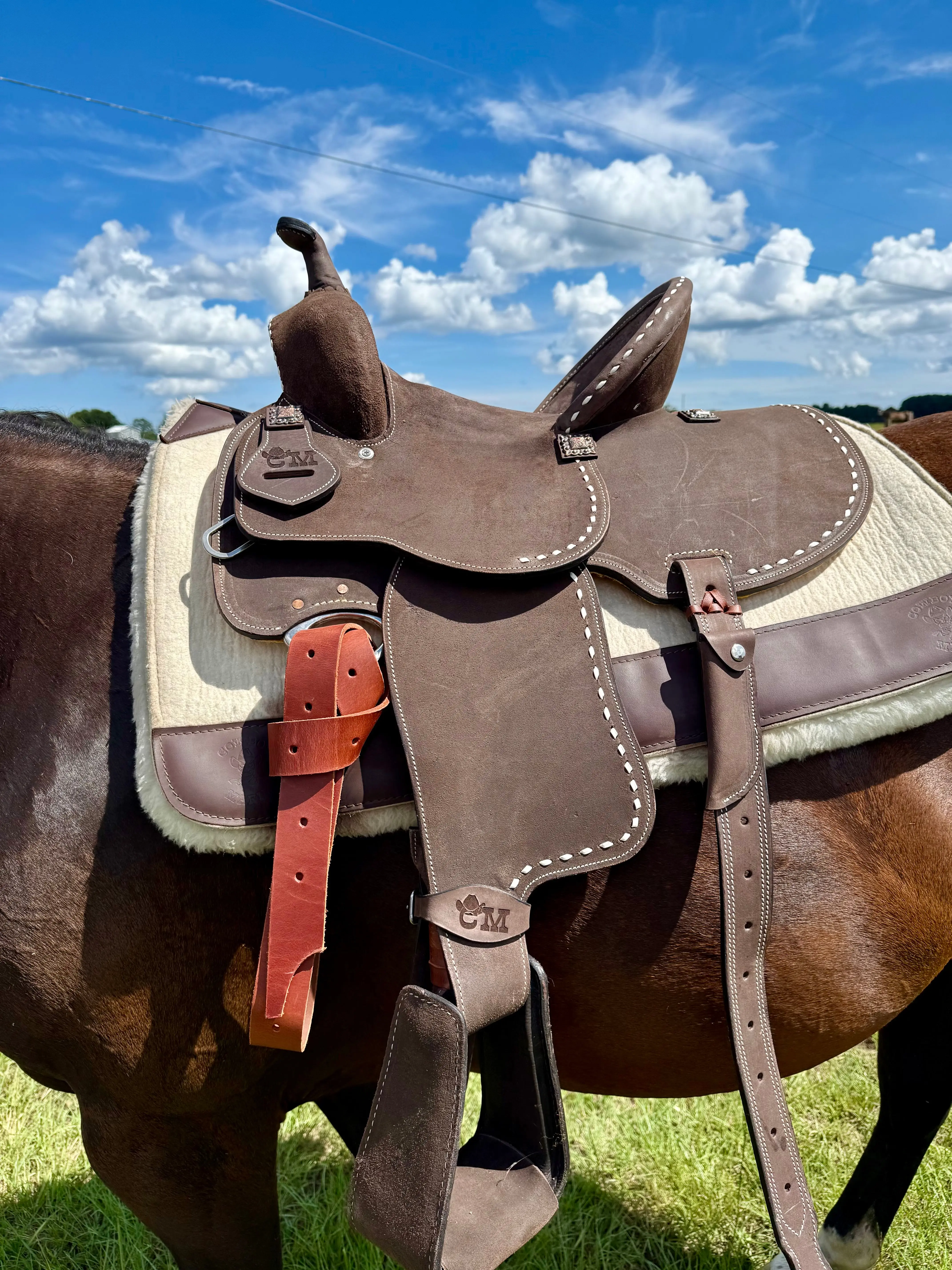 Chocolate Roughout Barrel Racing Saddle with White Buck Stitching & Back Cinch