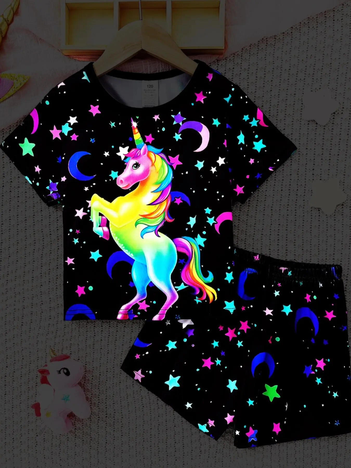 Girl's Unicorn Print Short Sleeve Tee & Shorts Two-piece Set, Casual Round Neck T-shirt & Shorts, Summer Clothes for Kids Outdoor Holiday