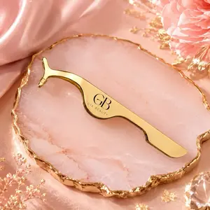 Eyelash Applicator for Easy and Precise Application