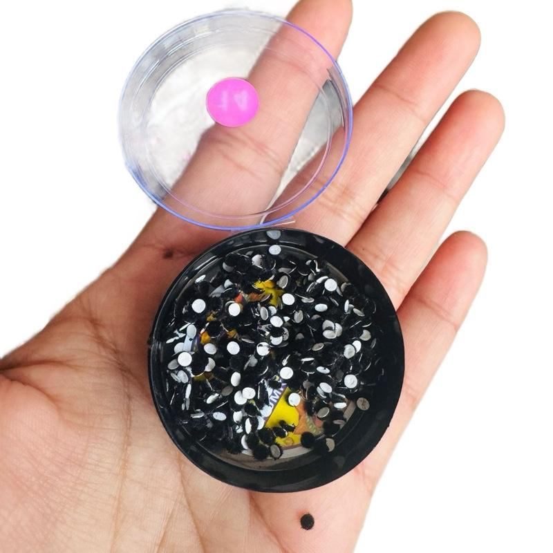 Nepali/ Indian Traditional Kumkum Bindi for women