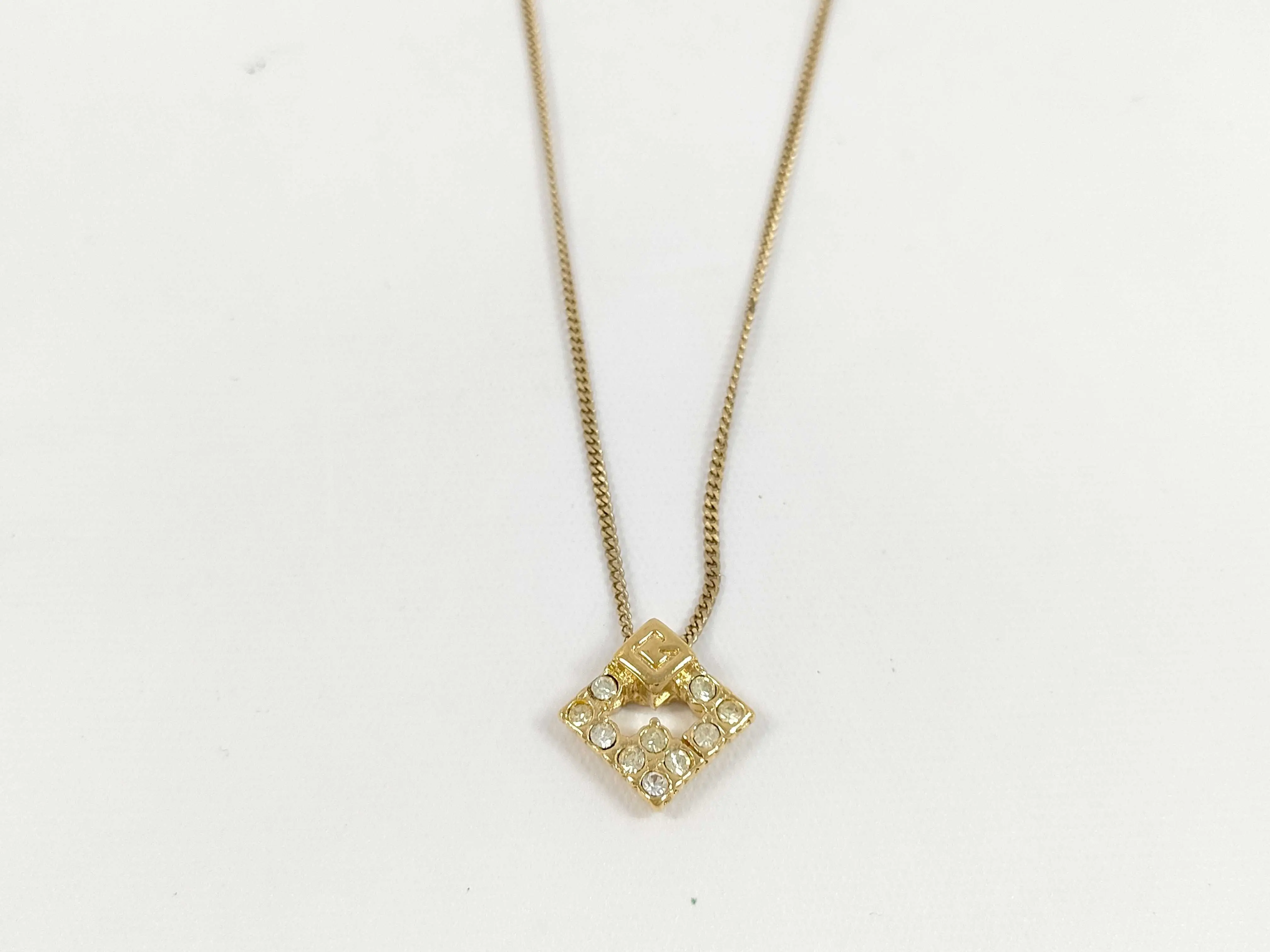 Pre-owned Givenchy G Logo Rhinestone Pendant Necklace (2260003744242)