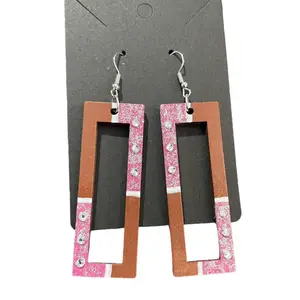 Wooden rectangle earrings (brown/pink)