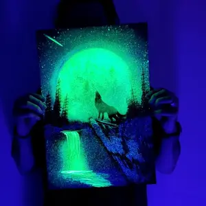 “Glowing Howl” 13x19” original spray painting
