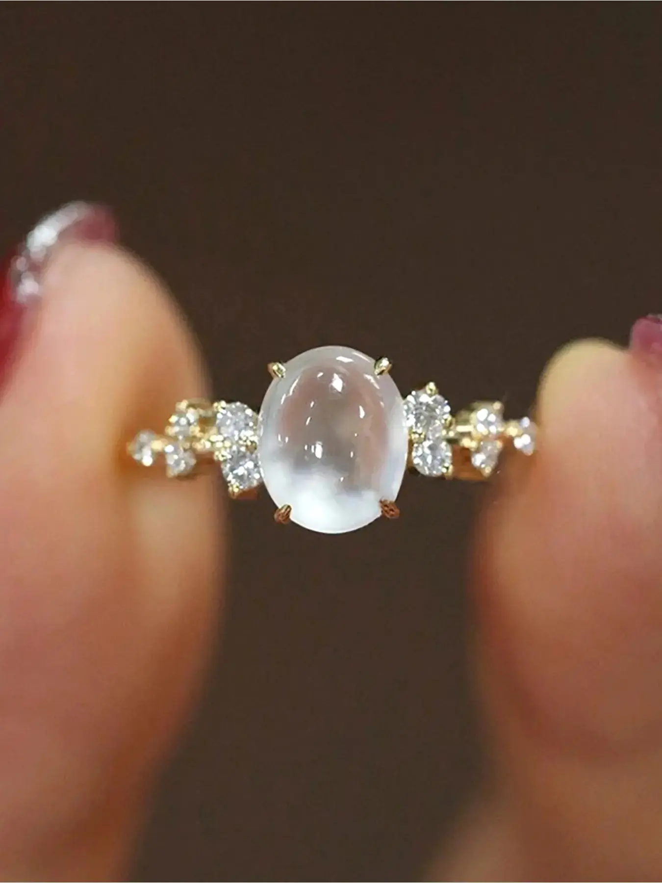 1 PC White Moonstone Ring, Elegant Engagement Ring, Solitaire Ring for Women Beautiful Rings Fashionable Jewelry Fashion Jewelry for Festival Party Daily Clothing Decor Wedding Engagement Promise Ring Ladies Anniversary Valentine's Day Gift for Girlfriend