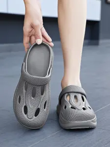 New 2026 Summer Men's Lychee Texture Trendy Clogs for Young People, 3cm Thick Sole Heightening, Versatile for Home and Outdoor Wear, Breathable EVA One-Piece Construction