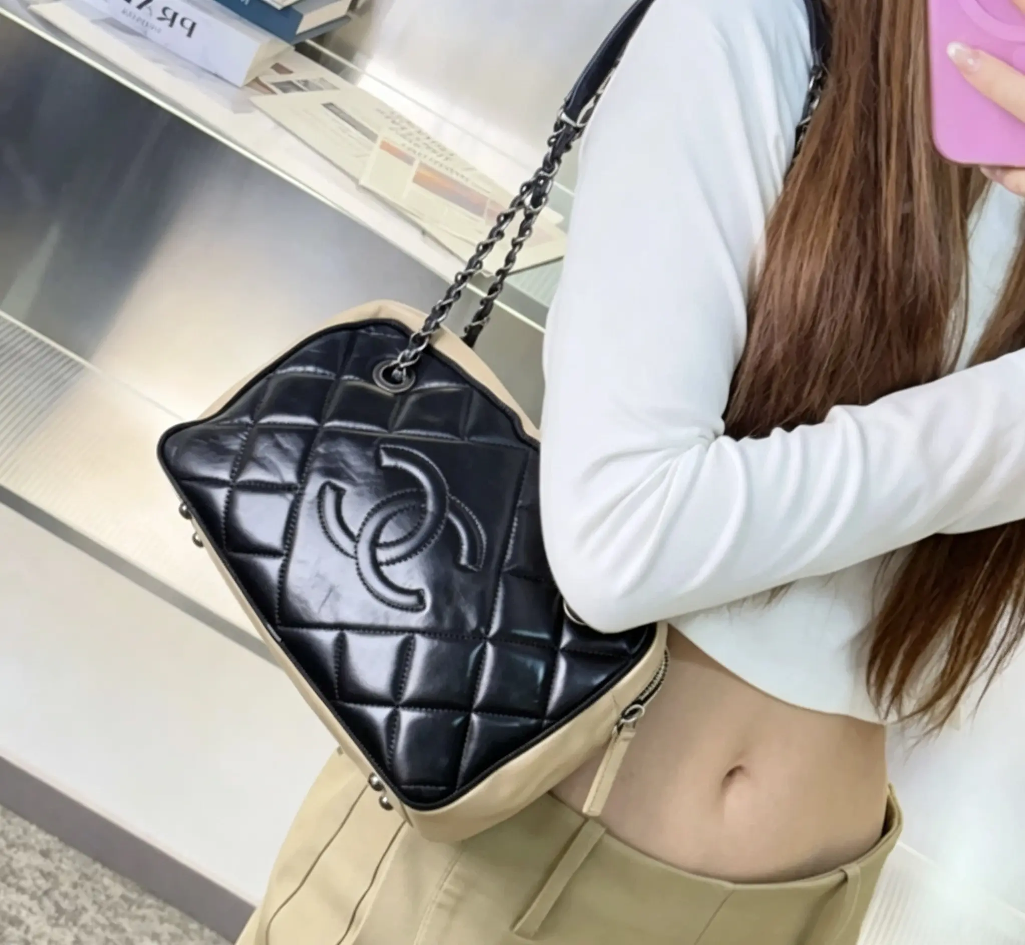 Pre-owned CHANEL Pre‑owned Vintage Camera Bag Black Beige Bi‑Color Quilted Lambskin Silver Chain Crossbody Bag