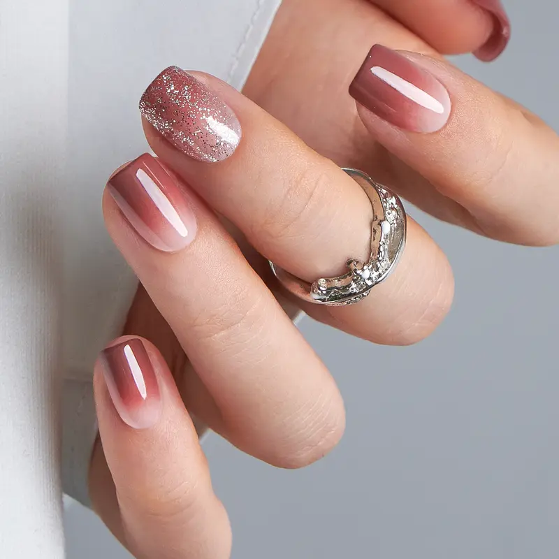 Rosewood Glide Press On Nails | CurvLife Nail | 24pcs Medium Oval Fake Nails | Glossy Finish with Sparkling Brown-Pink Gradient | Easy to Apply, Comfortable & Long-Lasting | Great for Brunch Dates, Shopping Trips, Casual Hangouts & Daytime Outings