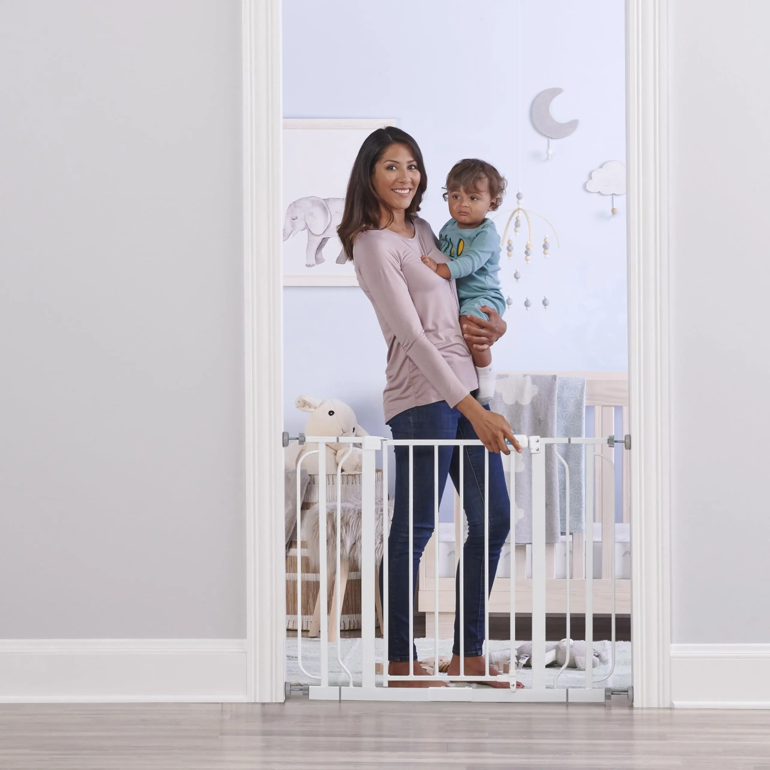 Regalo Wall Safe Extra Wide Walk Through Safety Gate