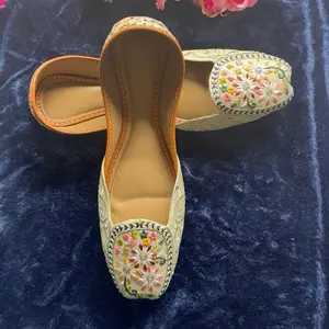 Handmade Floral Embroidered Punjabi Jutti | Traditional Bridal Khussa Shoes | Comfortable Ethnic Flat Mules for Weddings & Parties