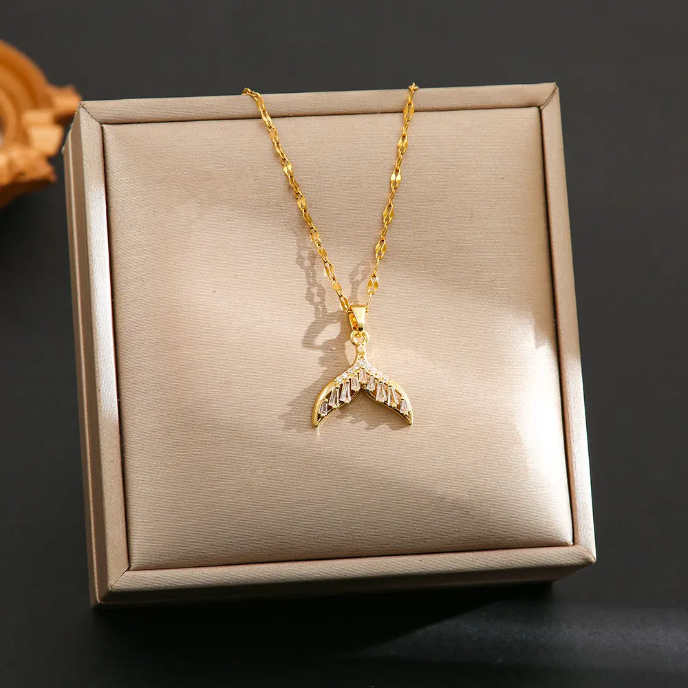 8435-Golden Fish Tail