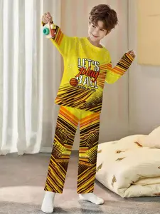 2-piece boys' digital printed long-sleeve pajamas and long sleep pants with bright yellow dynamic basketball slogans, made of flame-retardant fabric. This stylish, trendy, casual, comfortable and soft pajama set is suitable for sleeping and home leisure.