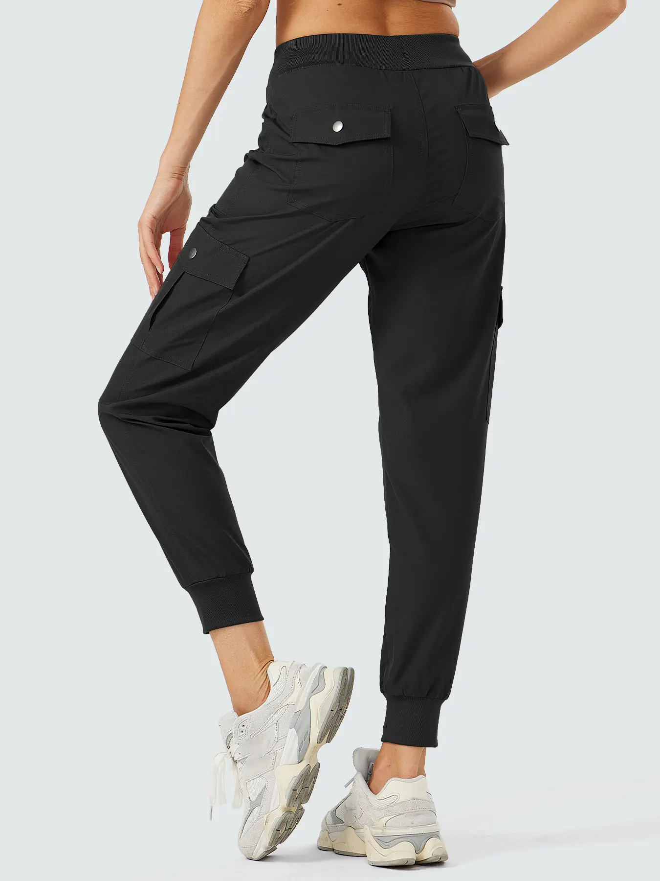 Trendy Women's Utility Joggers - Lightweight Fabric, Multiple Pockets, Great for Active Lifestyle movement womenswear sporty long