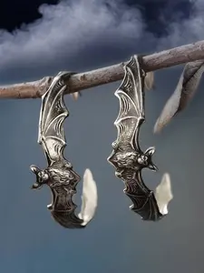 [Gothic Style Vampire Bat Earrings] Circular Earrings For Women With A Gothic And Unique Style, Witchy Jewelry, Inspired By The Silvery Animal Bat Vampire Mythological Creature, Halloween Party Accessories