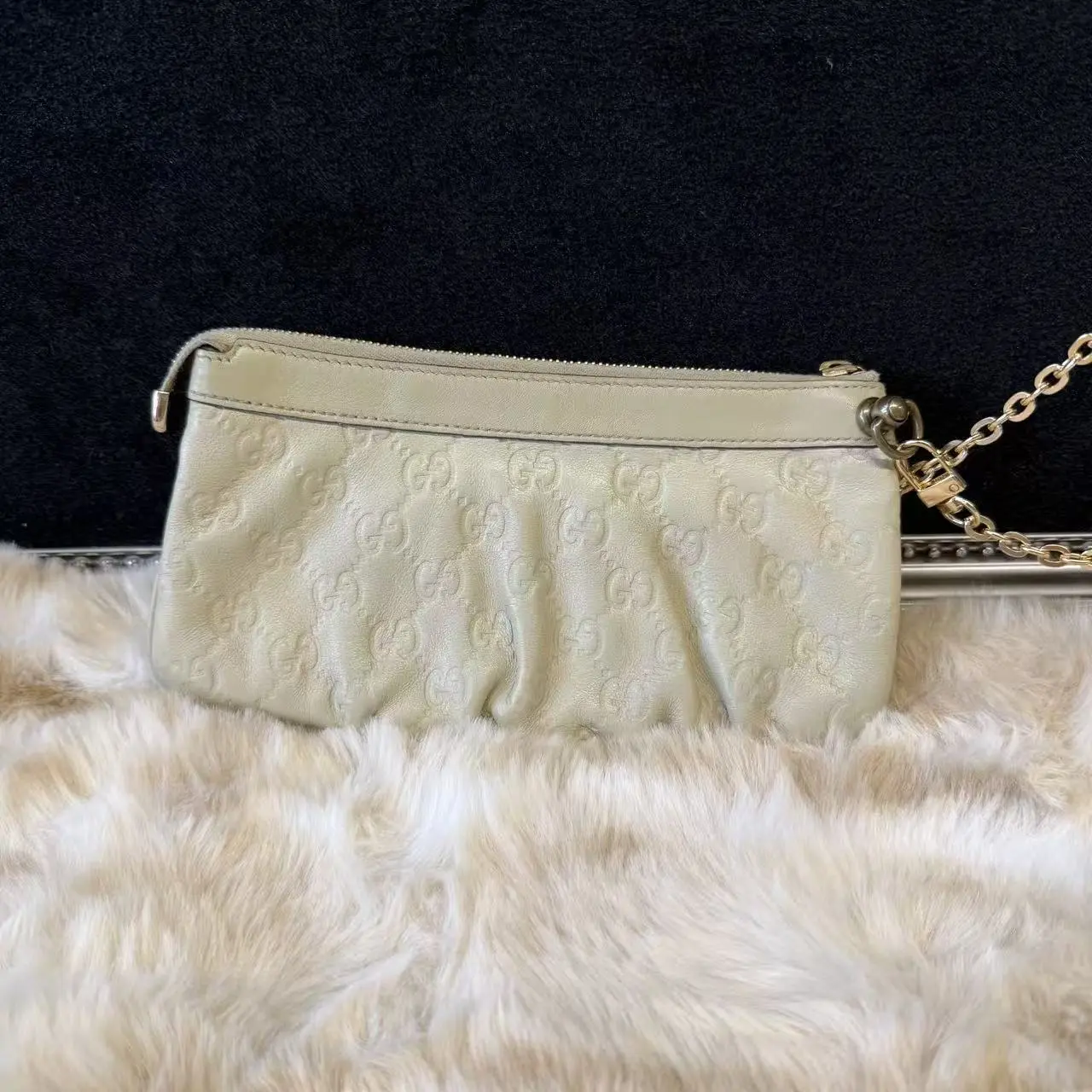 Pre-owned GUCCI As Shown Clutches & Wristlets HZ 6367 White Guccissima Leather Wristlet Clutch Bag 26.07.15