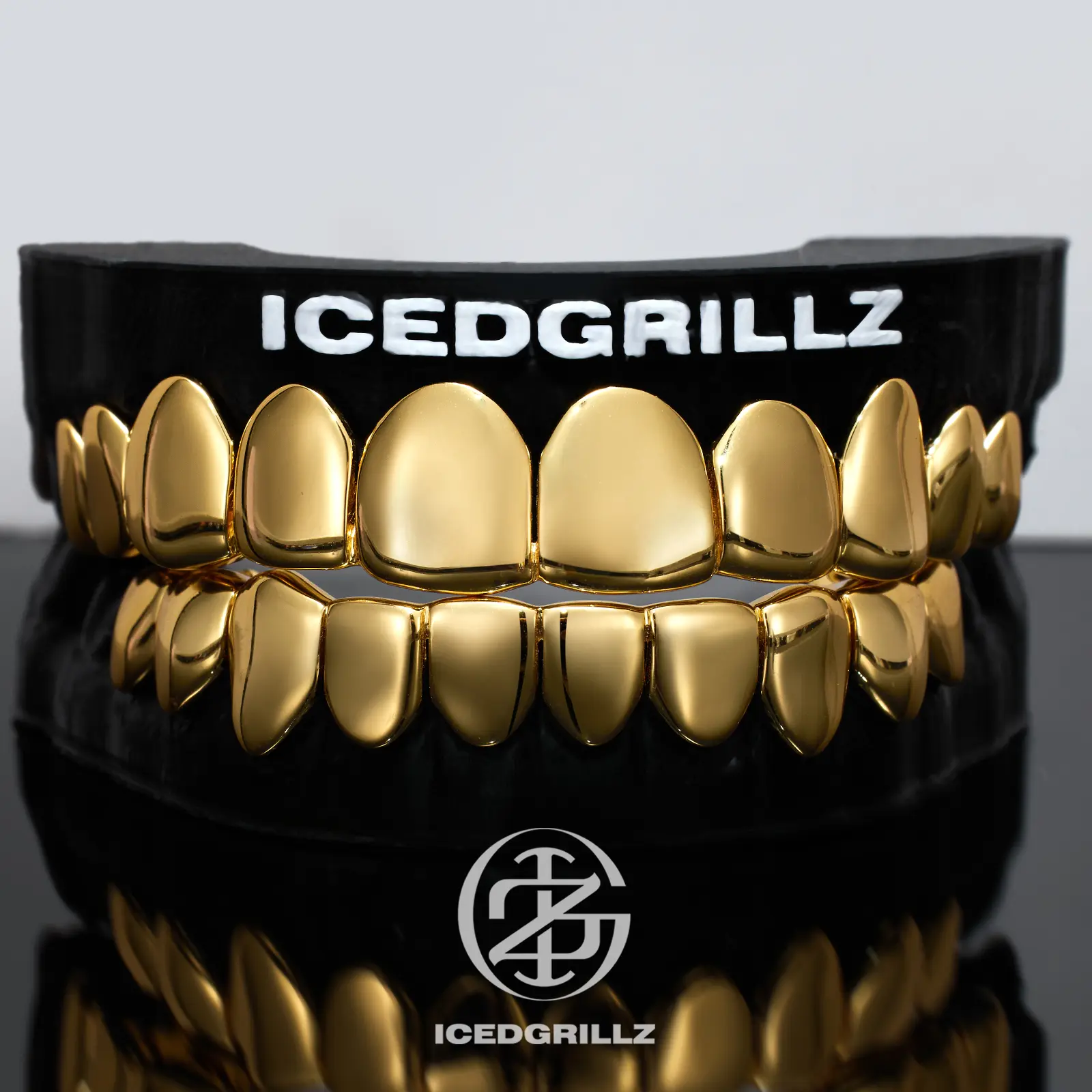 Solid Plain Polished Yellow Gold Grillz - Full Coverage Seamless Solid Cap Streetwear Teeth Accessory for Youth, Custom Alignment Dental Accessory, Hand-Finished Artificial Gemstone Jewelry