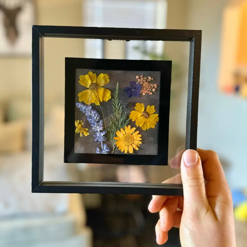 Unique Real Pressed Flower Frame | Picture Frame with Real Glass | Handmade | Wall Decor | Dried Flowers | Random