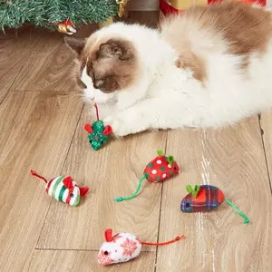 New Christmas-themed plush cat grass mouse, catnip filling, teasing cats interactive fun