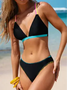 Two-Piece Set Women's Colorblock Criss Cross Bikini Set, Casual Fashion Chic Swimsuit Set for Beach Holiday Vacation, Ladies Swimwear for All Seasons