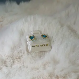 14K Gold Flower Stud Earrings with Blue Cubic Zirconia - Elegant and Durable Design