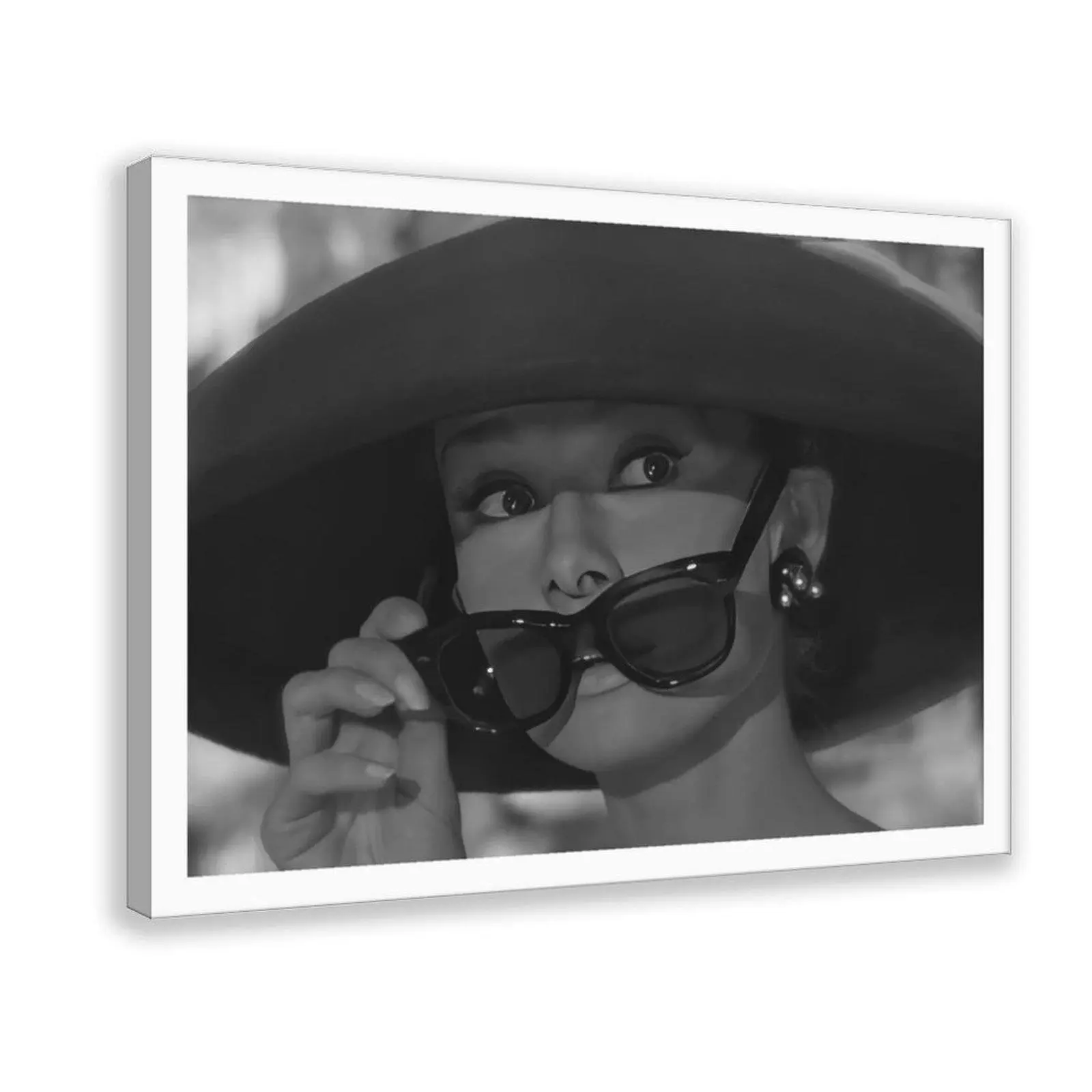Audrey Hepburn Old Hollywood Black-and-White Artistic Canvas Print - Frameless Home Decor, Minimalist Modern Farmhouse Wall Art, Cozy Neutral Room Inspo for Bedroom-Office, Ideal Gift for Home Decoration Enthusiasts, Artistic Black-And-White, Neutral Tone