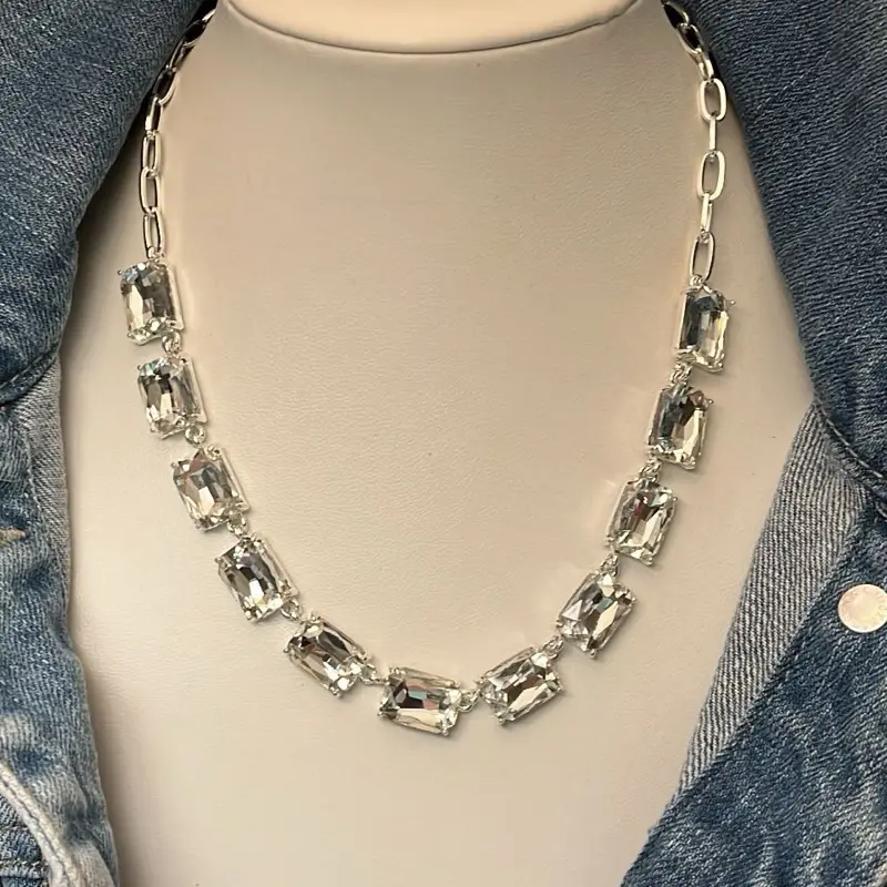 The Rhyan Necklace - Clear on Silver Chain Fashion Jewelry