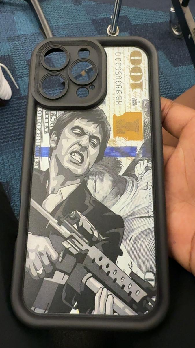 Item: black, iPhone 16 Pro Max