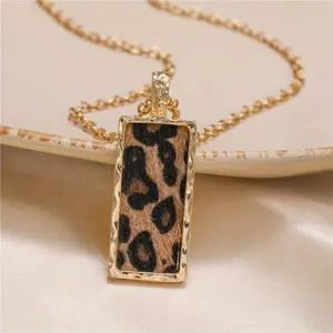 Long Sweater Chain Jewelry, Alloy Leopard Print Necklace, Simple Fashion Exaggerated Pendant Necklace