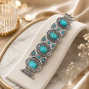 1Pc Vintage Pattern Metal Watch Band For Apple Watch 38-49mm, Women's Bangle Watch Strap, Smartwatch Strap, Smart Watch Accessories, Made Of Zinc Alloy, Comfortable To Wear, Fits Iwatch Ultra 3/2/1 SE 1-11, Replacement Apple Watch Band, Watch Not Included