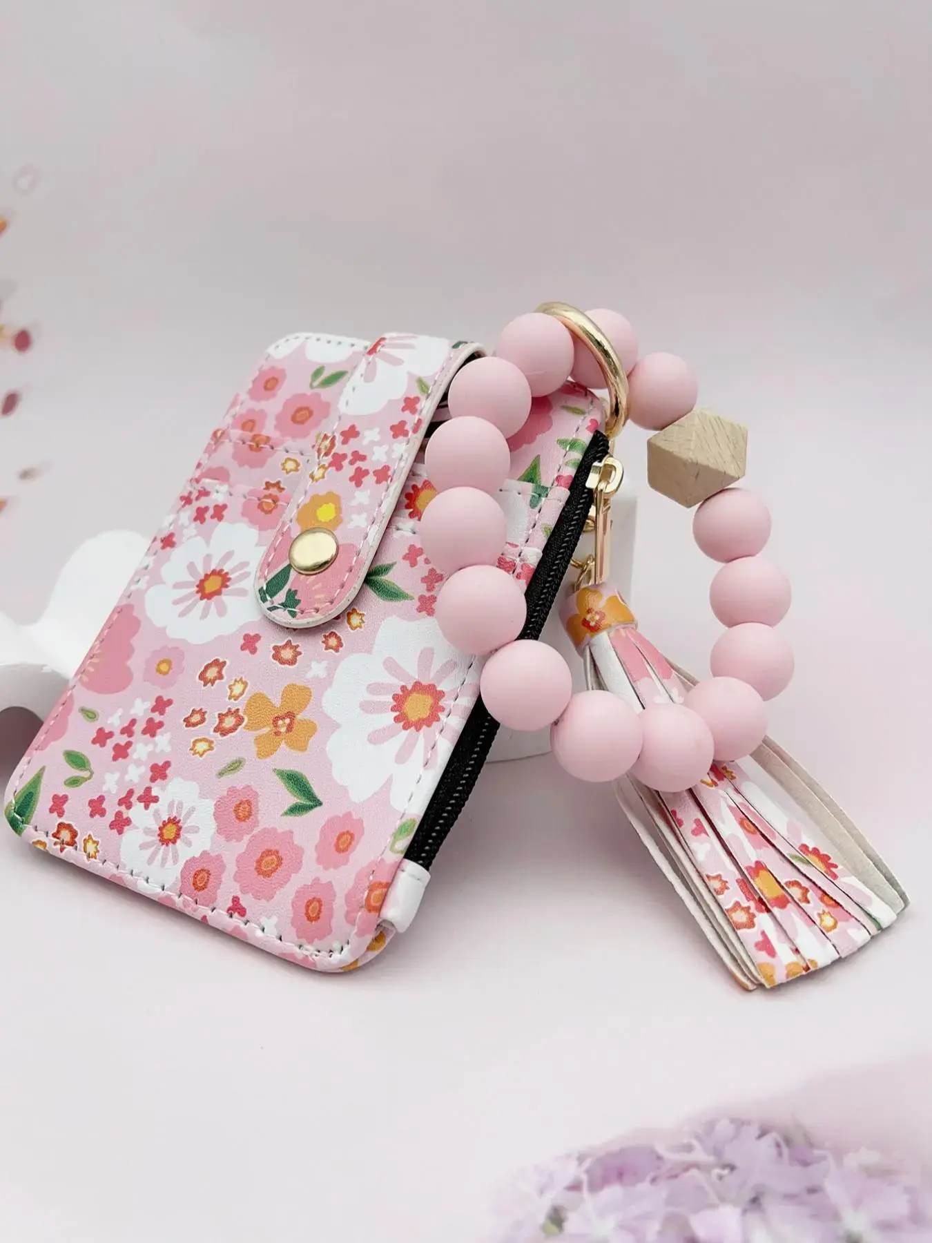 Women’s Boho Beaded Tassel Keychain – Floral Pattern Wallet Chain with Tassel Decor, Cute Trendy Key Ring for Bag, Purse, or Backpack, Great Gift for Girlfriend and Bestie