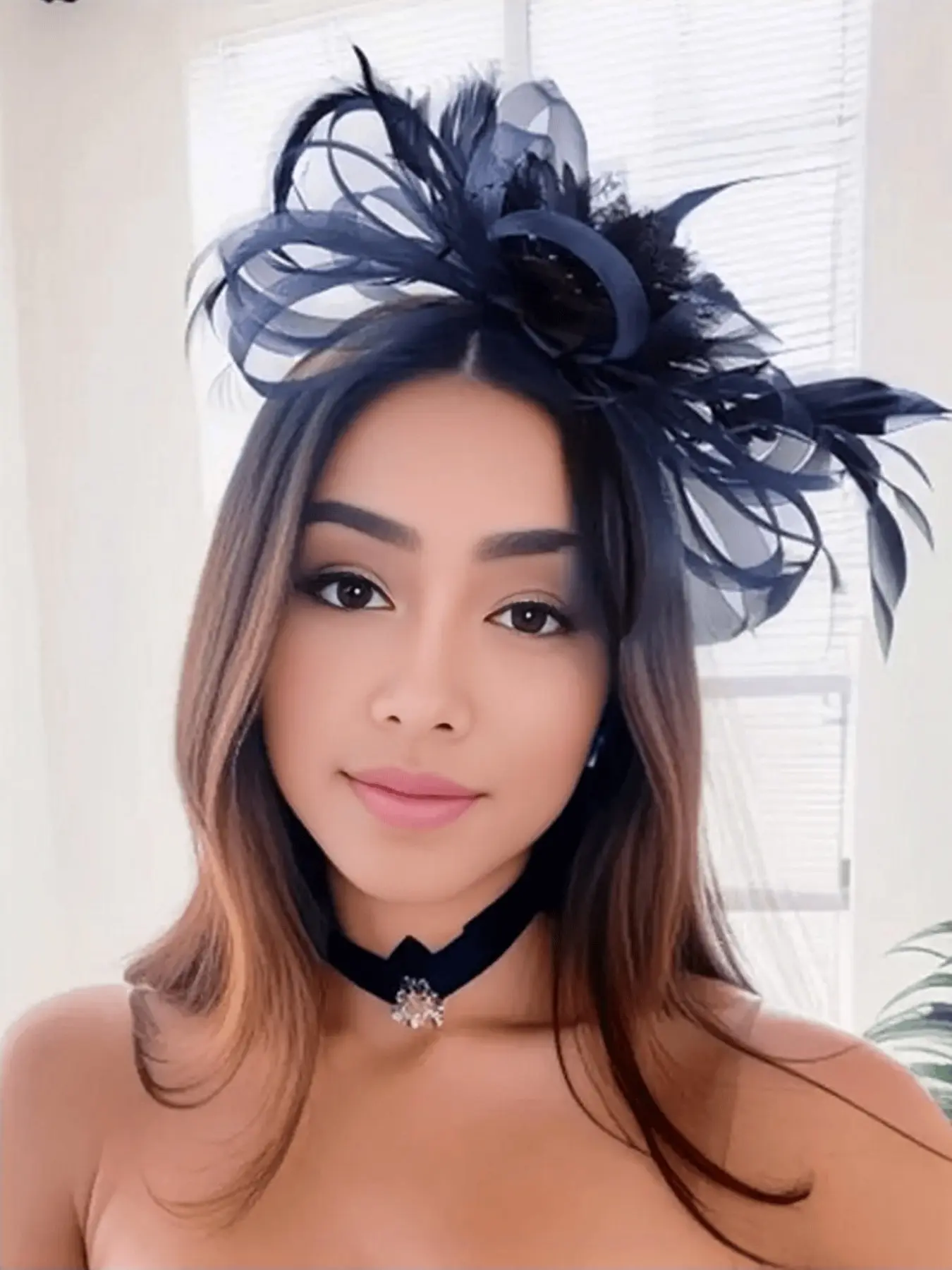 Elegant Feather Mesh Fascinator Hat with Clip Headband, Vintage Royal Ascot Kentucky Derby Headpiece, Bridal Wedding Tea Party Accessory, Formal Event Ready, Costume Headpiece
