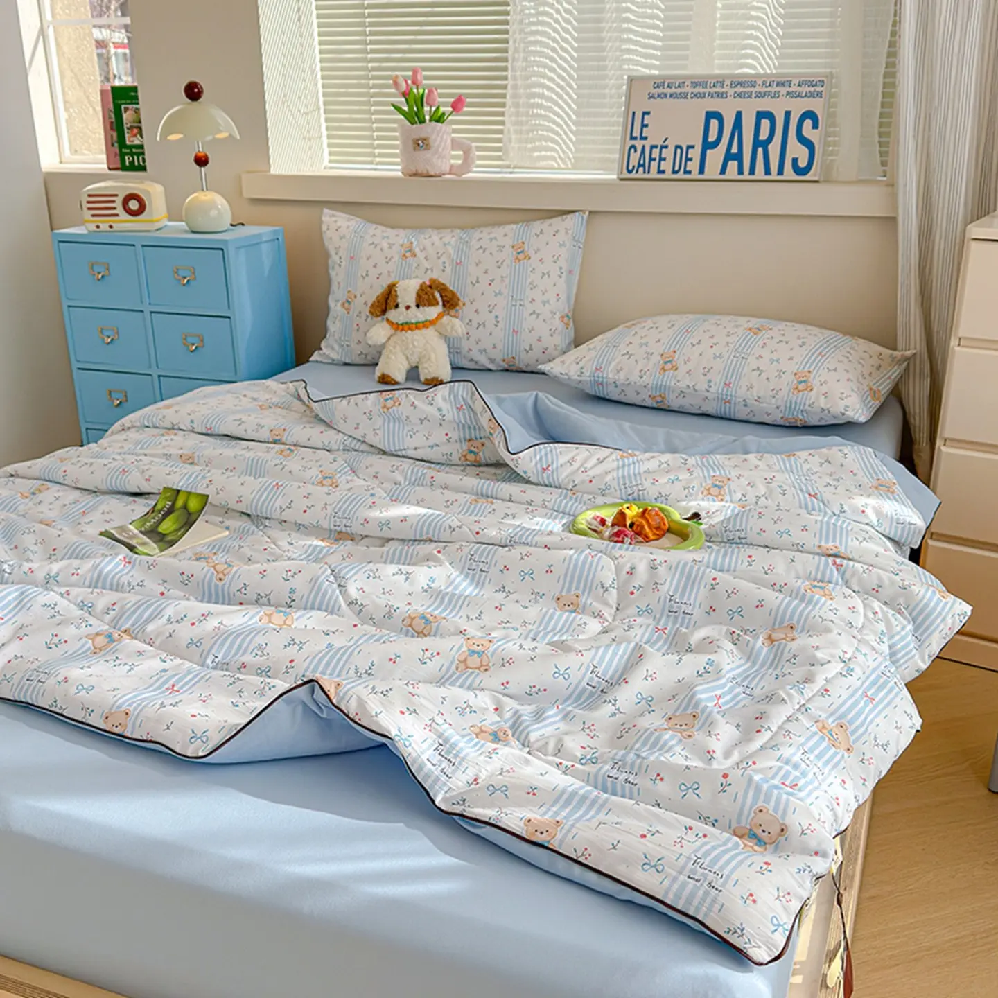 Lightweight Floral Bear Print Summer Quilt, Ultra-Soft and Skin-Friendly Air-Conditioned Quilt, Summer Cooling Quilt, Soft Lightweight Quilts, Cooling Bedding. Perfect for summer use in bedrooms, offices, beds, living rooms, and home relaxation