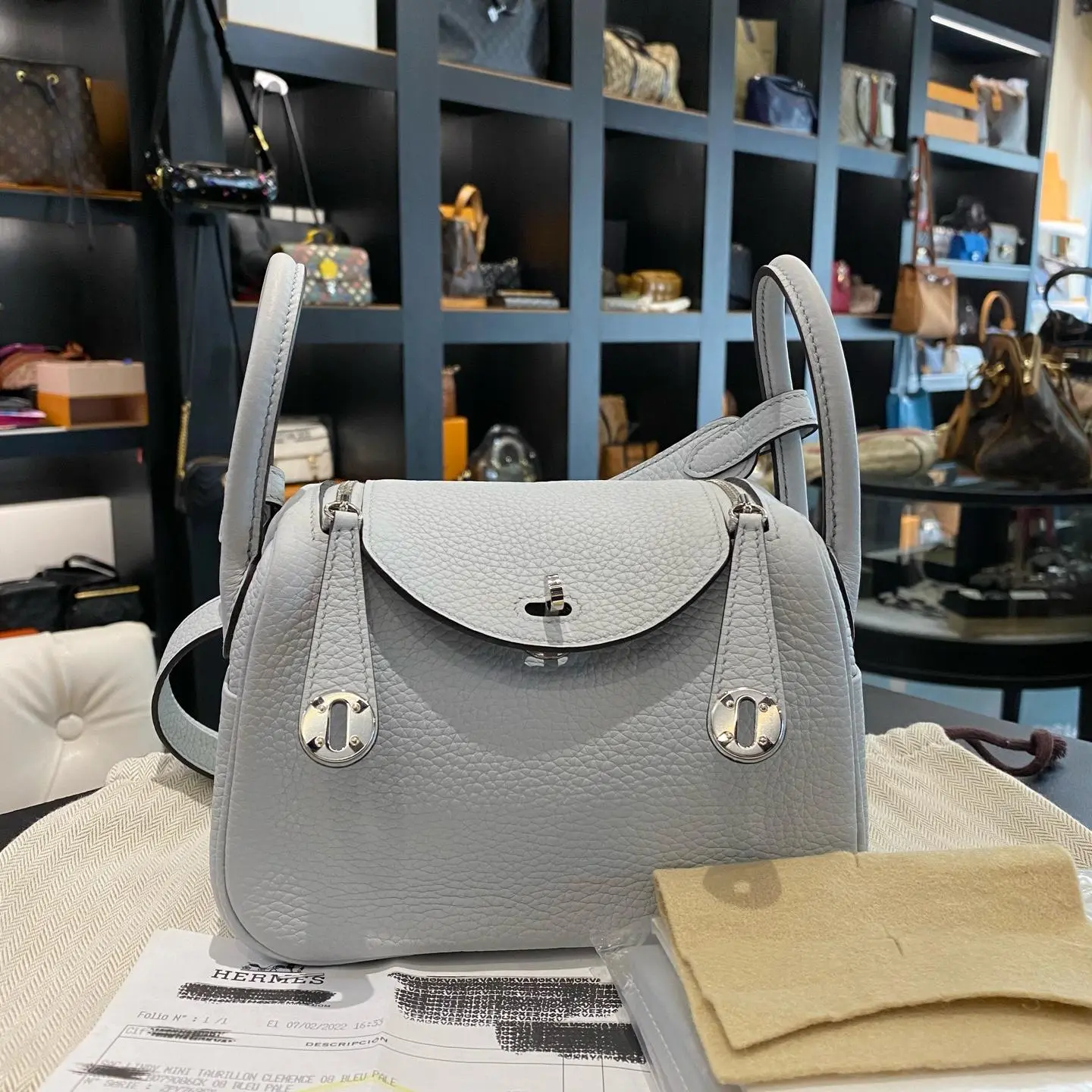 Pre-owned Hermes Mini Lindy 20 Bleu Brume Clemence Leather Palladium Hardware Z Stamp XH 23972709