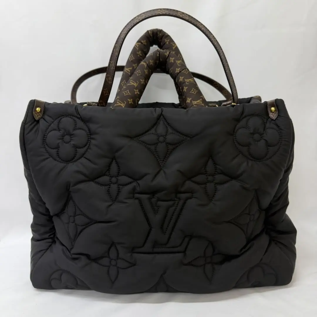 Pre-owned Louis Vuitton Onthego MM in Monogram Quilted Econyl Nylon (Ski Collection)