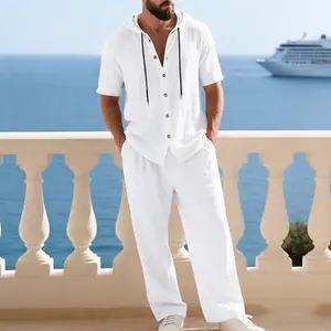 Men’s trendy linen two-piece set with hood, casual vacation style, loose fit, breathable fabric; short-sleeve hooded sweatshirt paired with wide-leg pants, suitable for spring and summer.