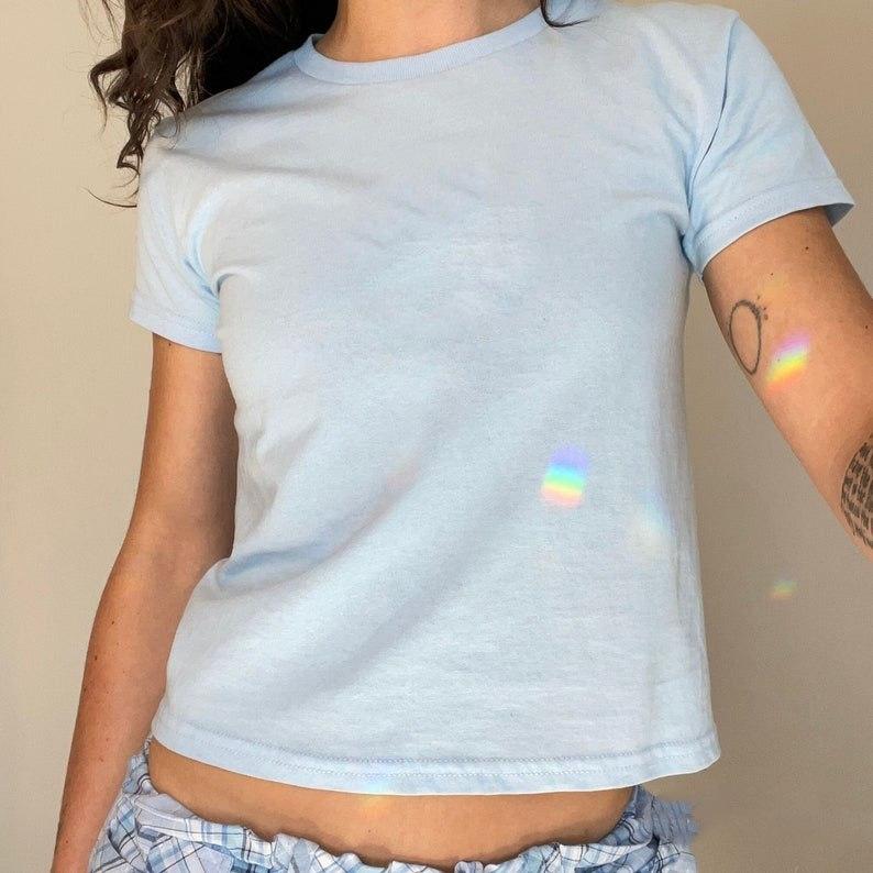 [Sale up to 30%] Gildan 5000B Baby Tee Mockup – Women's White Baby Tee