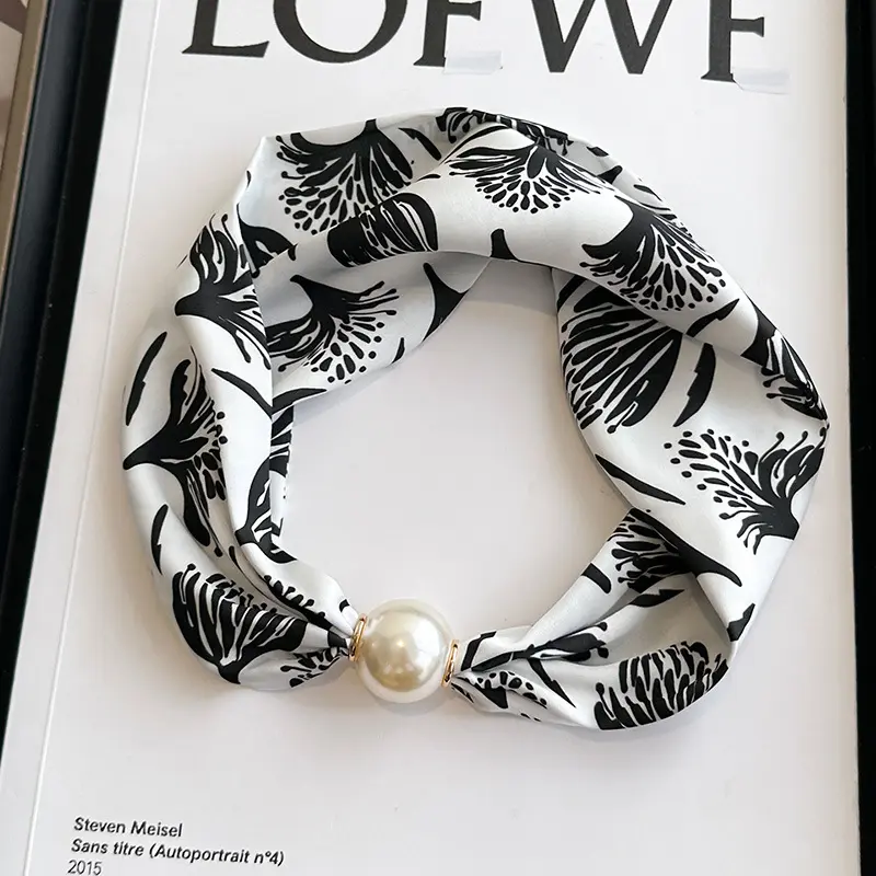 Luo Bursuk Tree Bead Button - Black and White