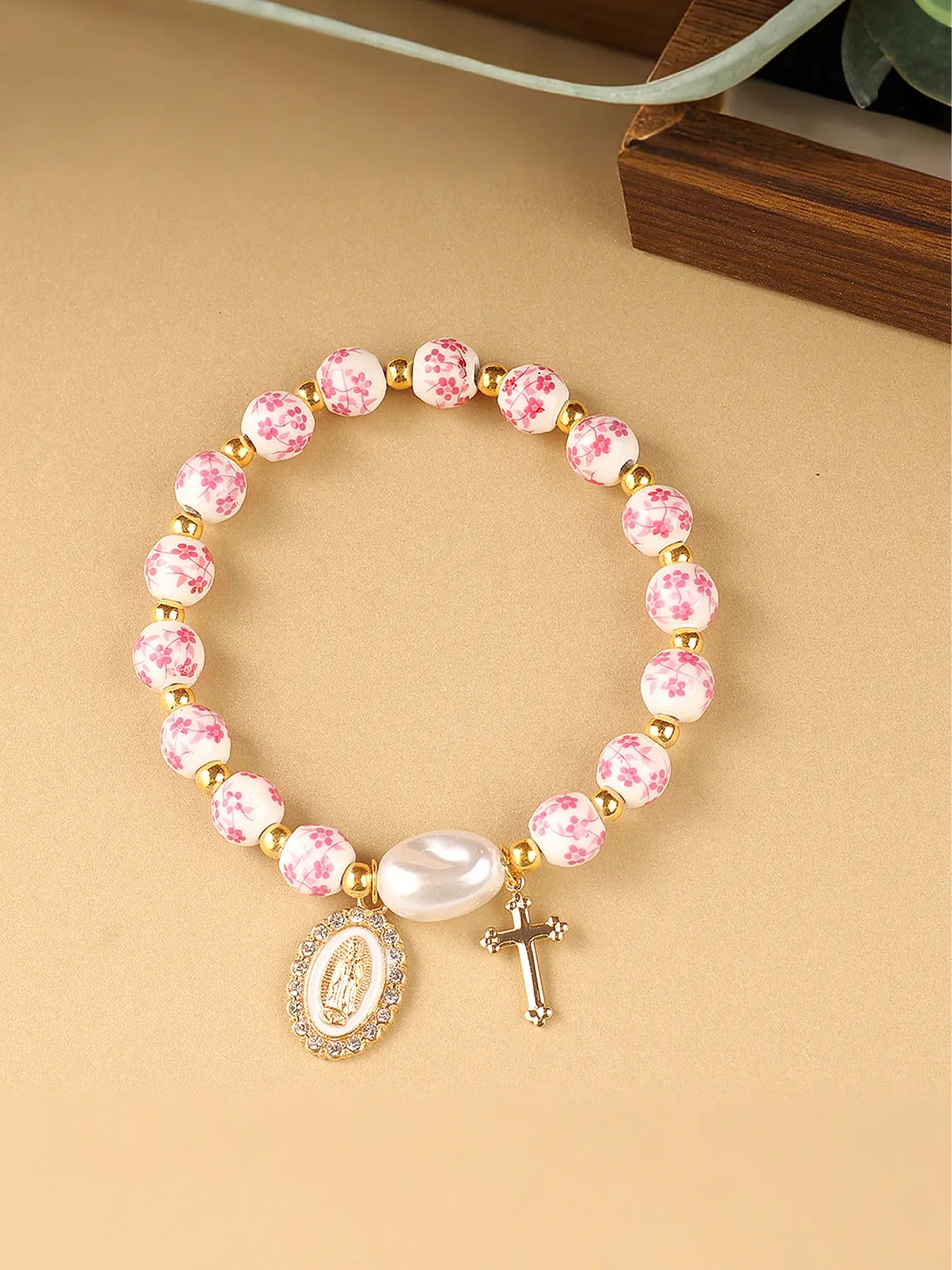 Natural Blue and White Porcelain Gemstone Beaded Bracelet, Fashionable Cross & Round Pendant Bracelet for Women & Men, Trendy All-match & Exquisite Jewelry for Birthday Gift, Pretty Bracelet, Elegant Jewelry, Beautiful Bracelets