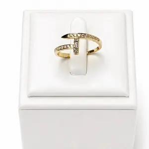 Anillo clavo Sólido 10k