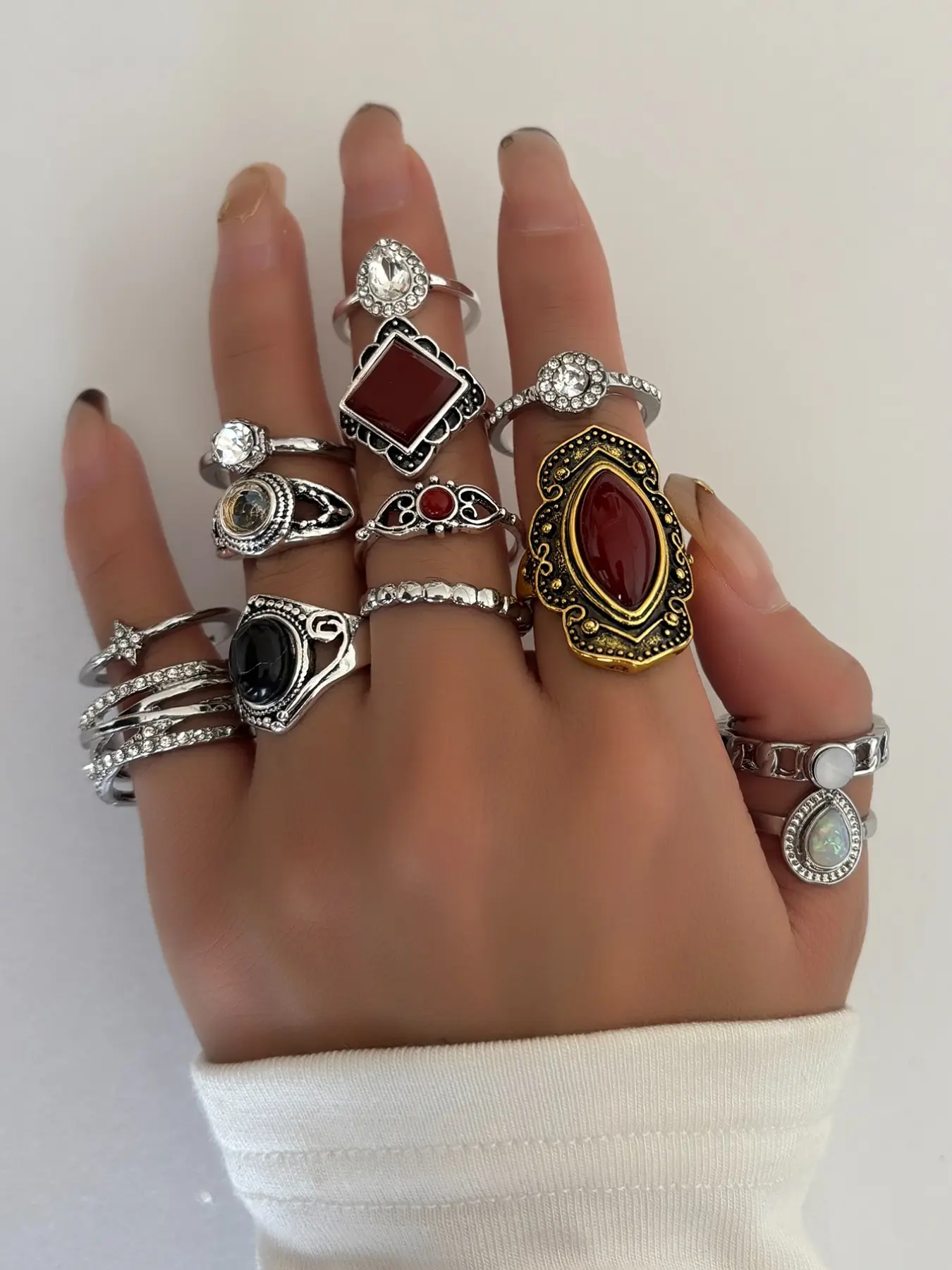 13-Piece Vintage Rhinestone Ring Set, Elegant Rhinestone Ring, Fake Gemstone Rings for Women, Beautiful Rings, Perfect for Daily Wear, Concerts, Parties, Stackable Design, Stackable Finger Rings