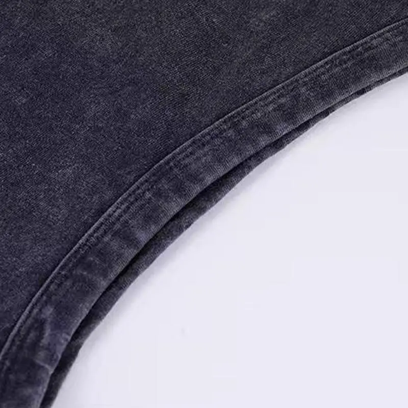 Men’s pure cotton, slightly stretchy, breathable racerback tank top; durable sportswear for all seasons, suitable for running, gym workouts, and various fitness training; men’s summer T-shirts; ’90s vintage men’s clothing. Men’s pure cotton, slightly stretchy, breathable racerback tank top; durable sportswear for all seasons, suitable for running, gym workouts, and various fitness training; men’s summer T-shirts; ’90s vintage men’s clothing.