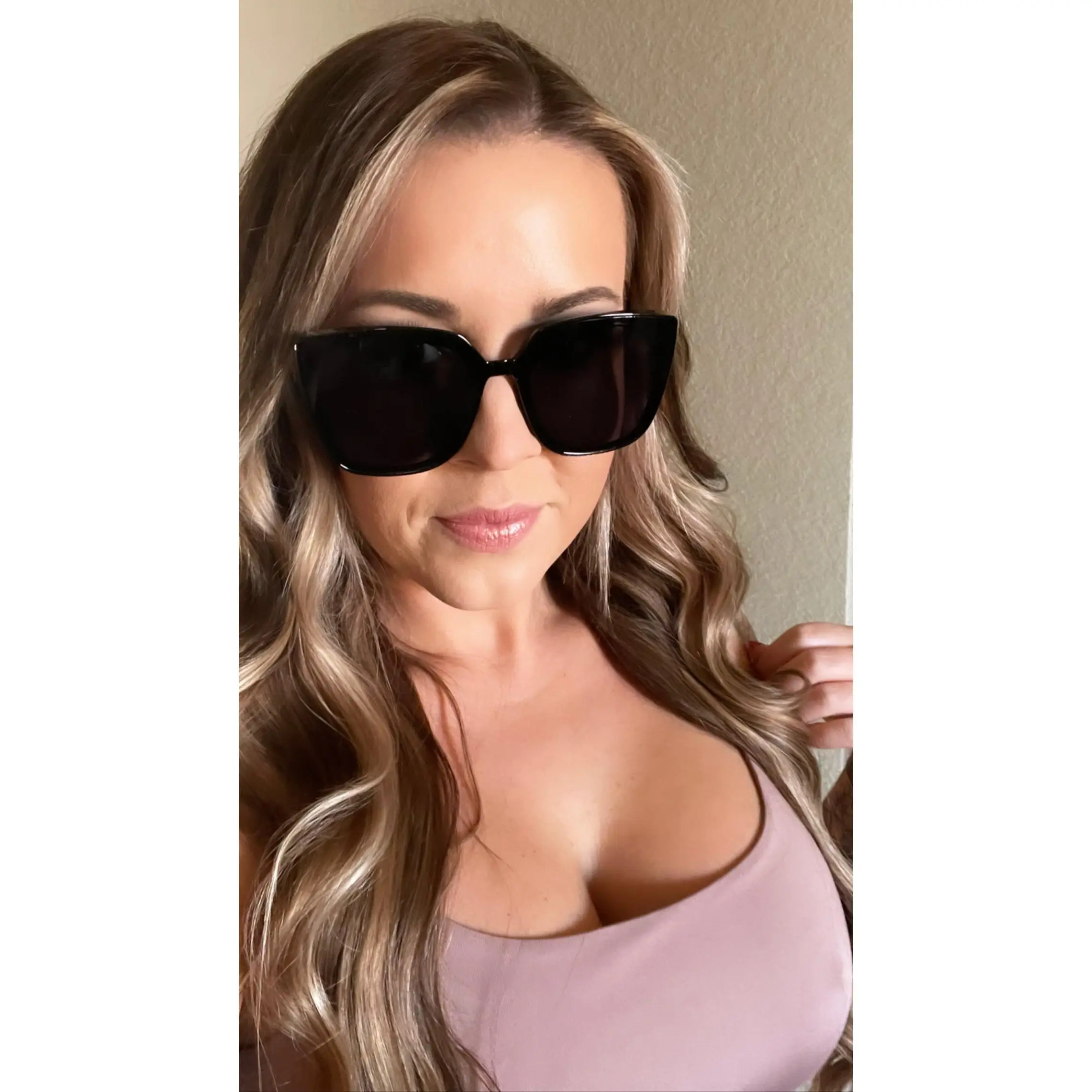 DAX Eyewear - LUX Trendy Sunglasses - Oversized Cat Eye - UV400 Protection Lenses - TAC Polarized Lenses Fashion Accessories - People Watching Approv