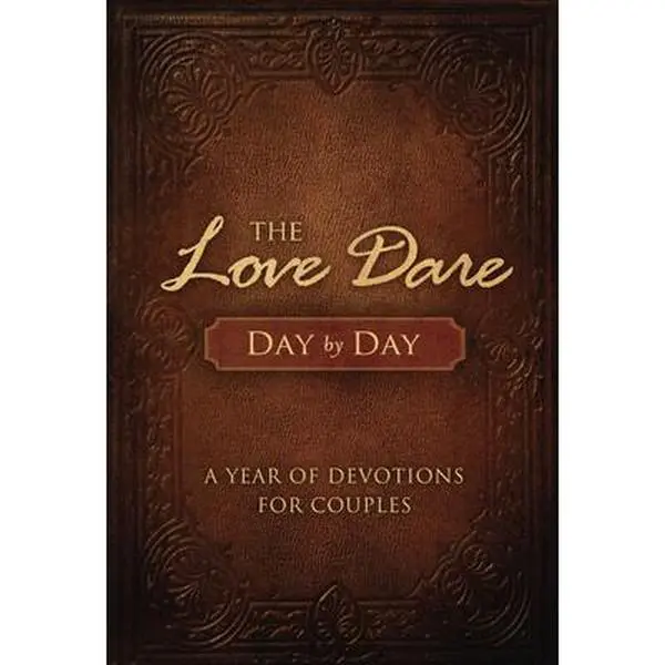 The Love Dare Day by Day: A 1-Year Devotional for Couples - Stephen Kendrick, Hardcover, B&H Books, English, Gift for Husbands and Wives